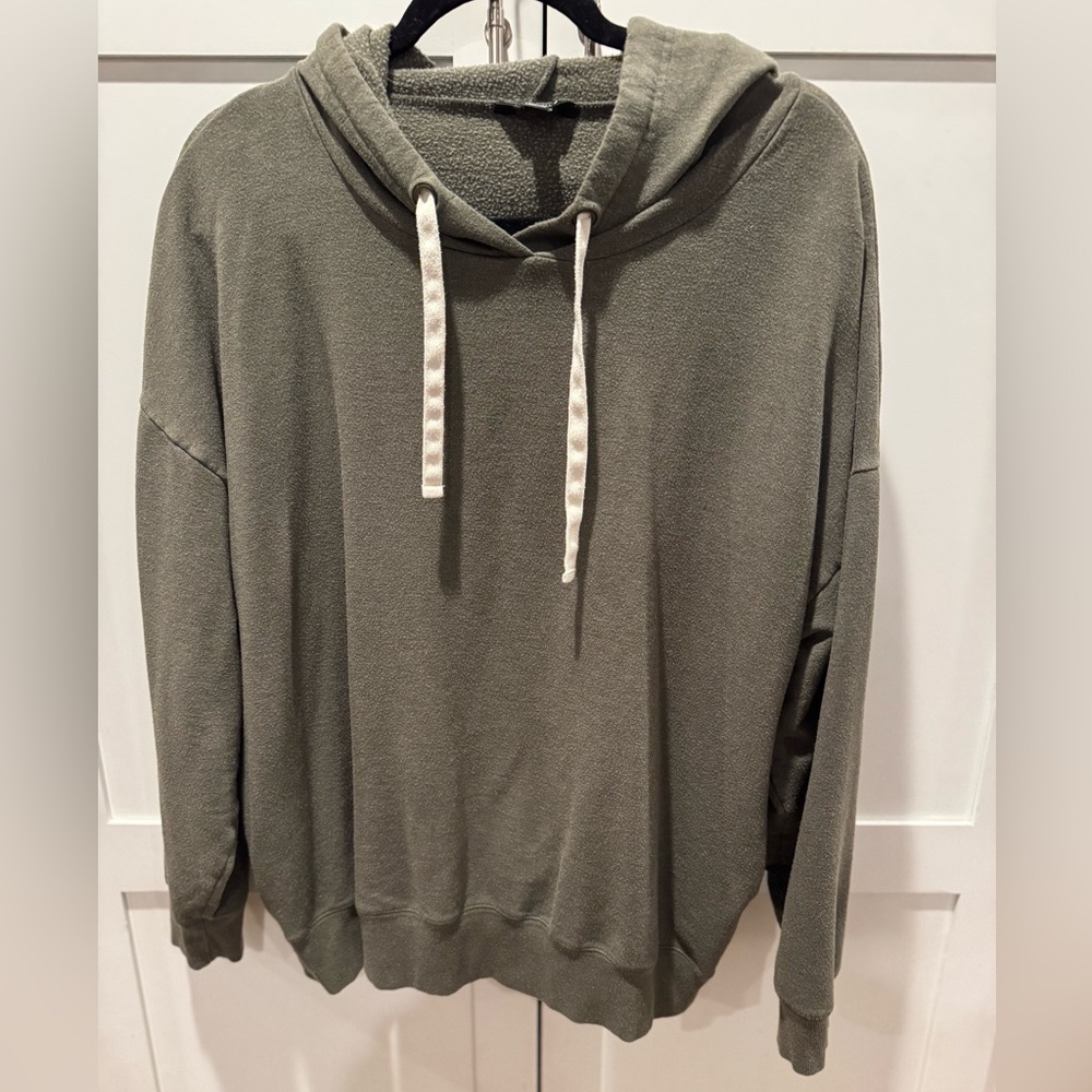 BUFFALO DAVID BITTON soft hooded pullover sweater. Beautiful green with cream.